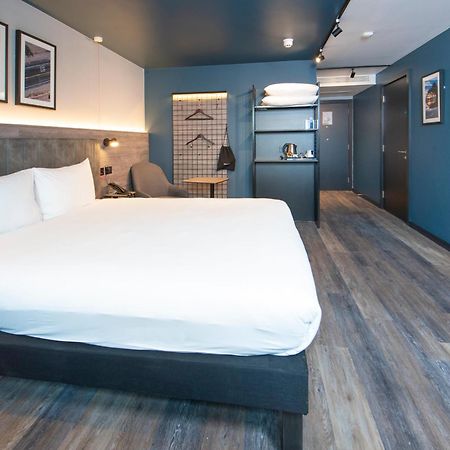Отель Ibis Styles London Gatwick Airport Кролей Экстерьер фото