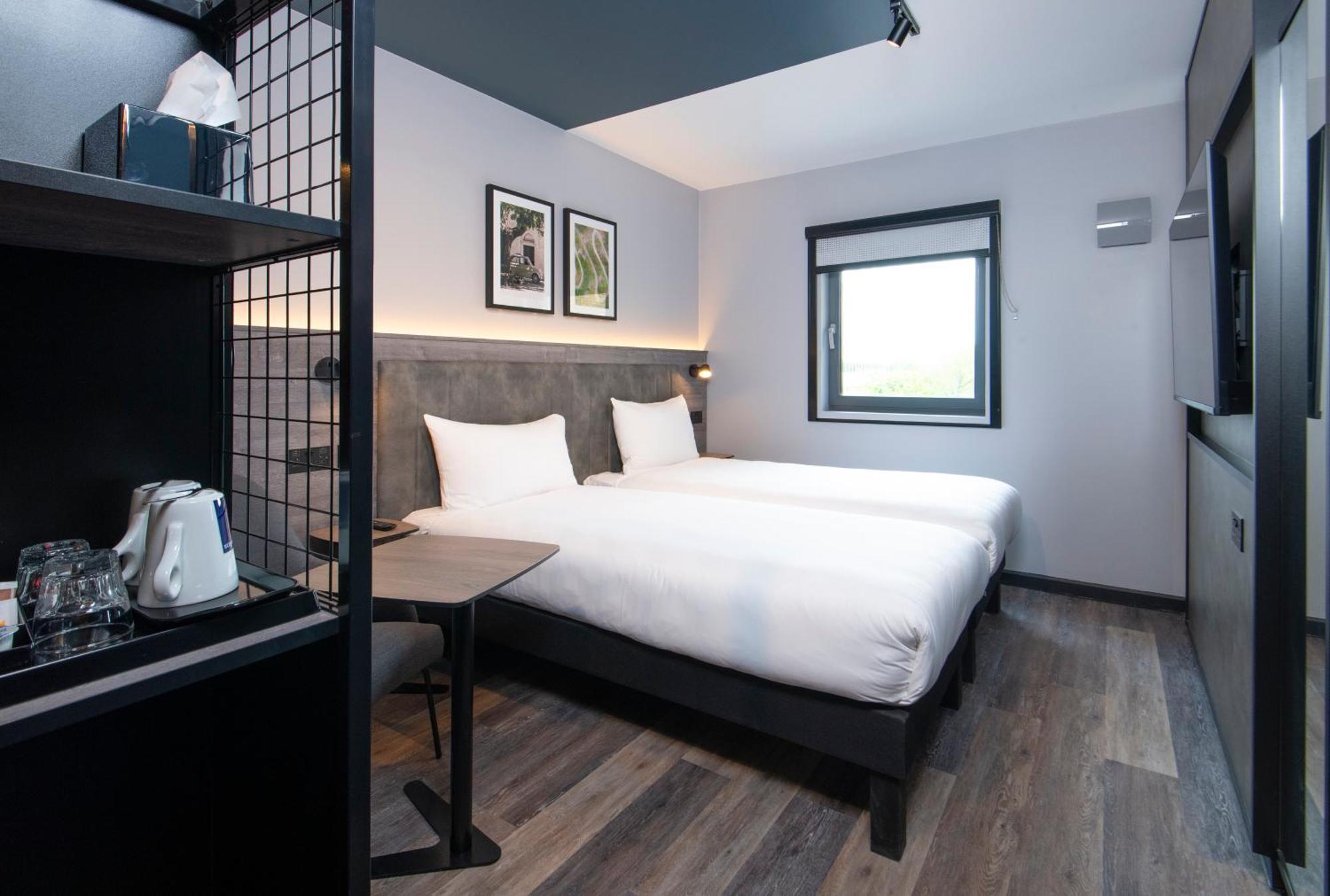 Отель Ibis Styles London Gatwick Airport Кролей Экстерьер фото