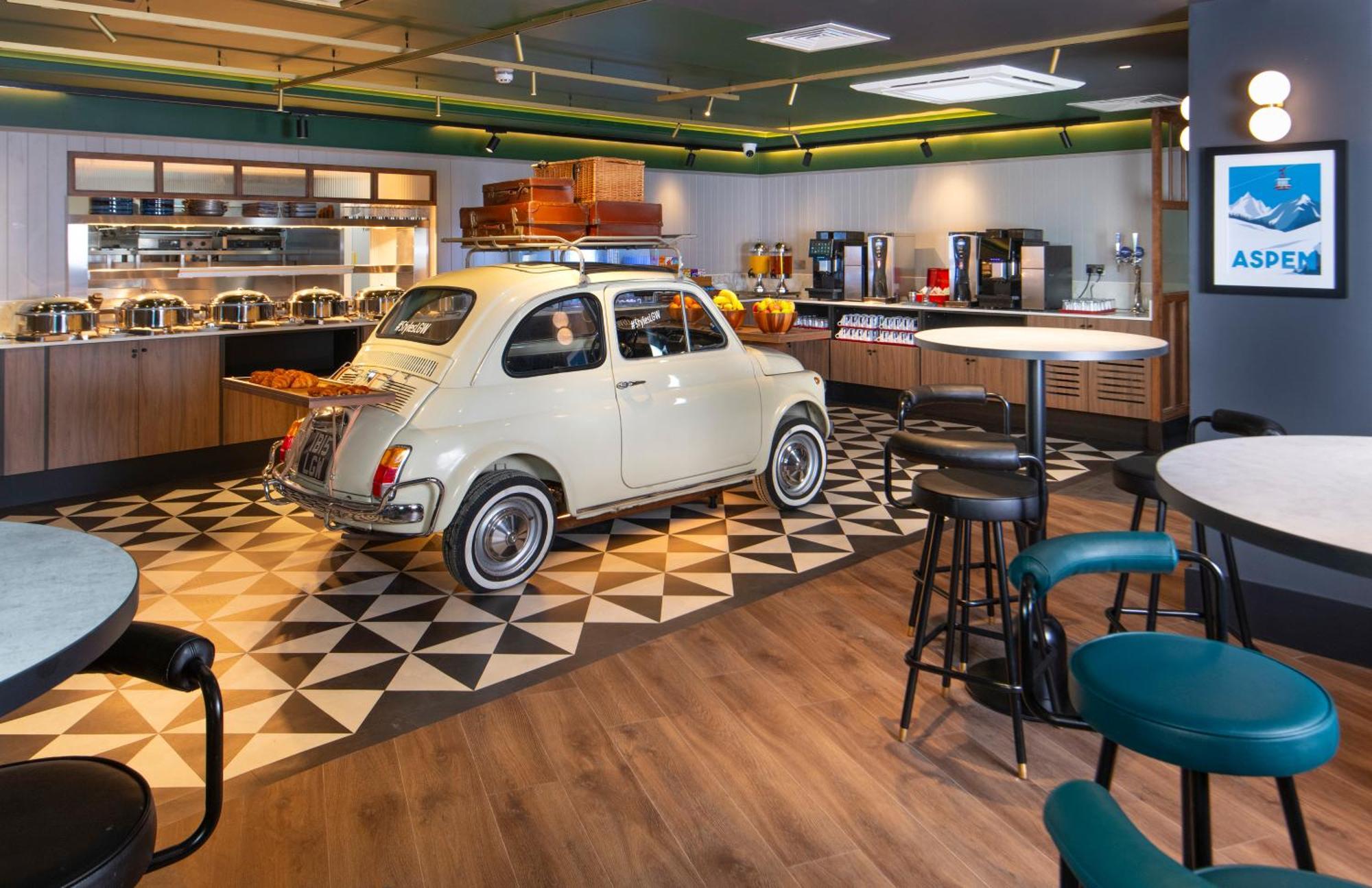 Отель Ibis Styles London Gatwick Airport Кролей Экстерьер фото